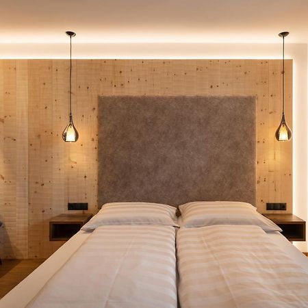Hotel Garni Landhaus Platzer 젤암질러 외부 사진