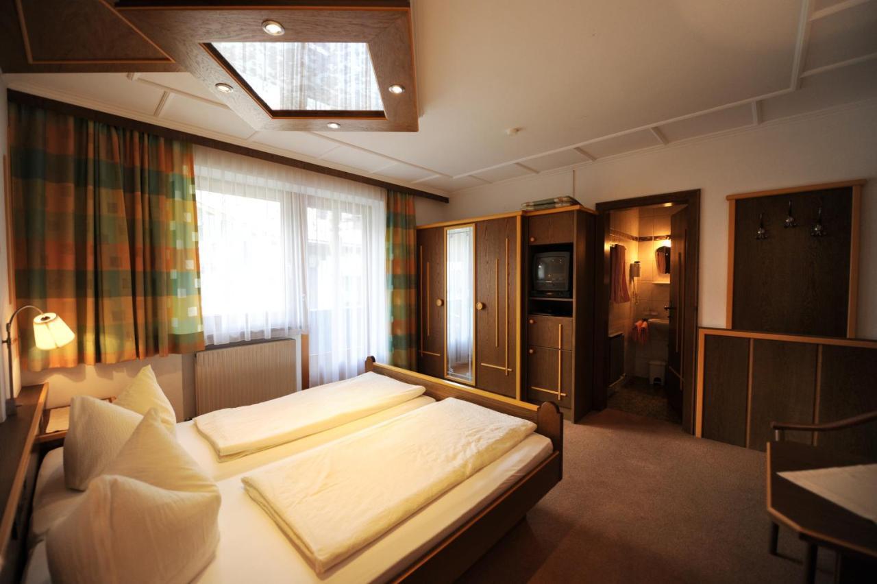Hotel Garni Landhaus Platzer 젤암질러 객실 사진