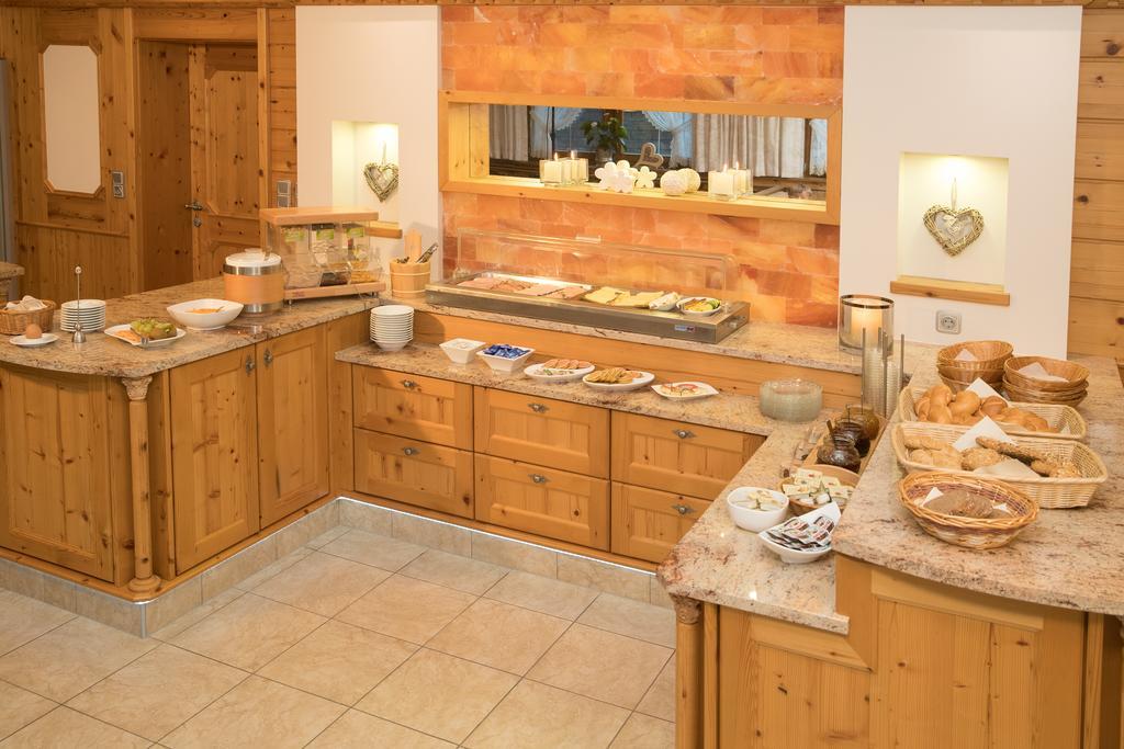 Hotel Garni Landhaus Platzer 젤암질러 외부 사진