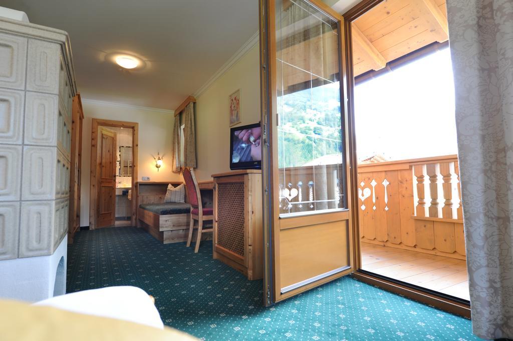 Hotel Garni Landhaus Platzer 젤암질러 외부 사진