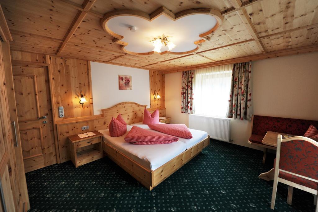 Hotel Garni Landhaus Platzer 젤암질러 외부 사진