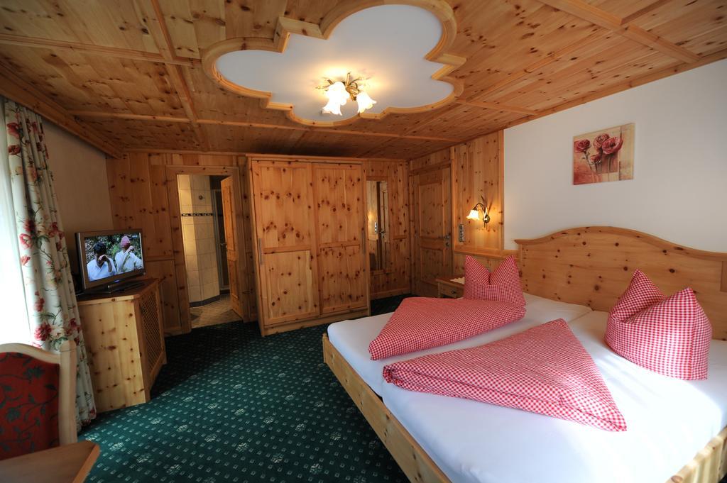 Hotel Garni Landhaus Platzer 젤암질러 외부 사진