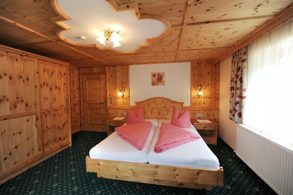 Hotel Garni Landhaus Platzer 젤암질러 외부 사진