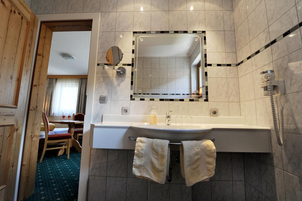 Hotel Garni Landhaus Platzer 젤암질러 외부 사진