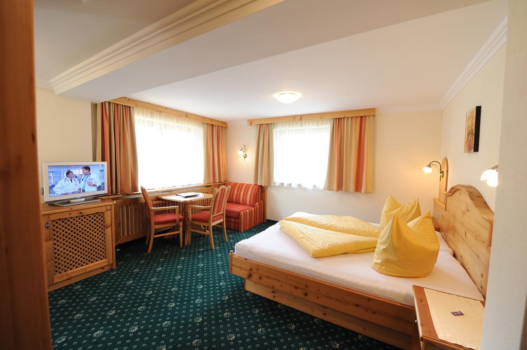 Hotel Garni Landhaus Platzer 젤암질러 외부 사진