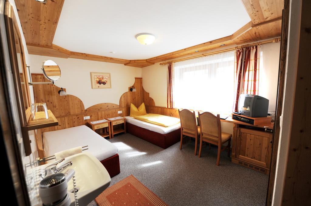 Hotel Garni Landhaus Platzer 젤암질러 외부 사진