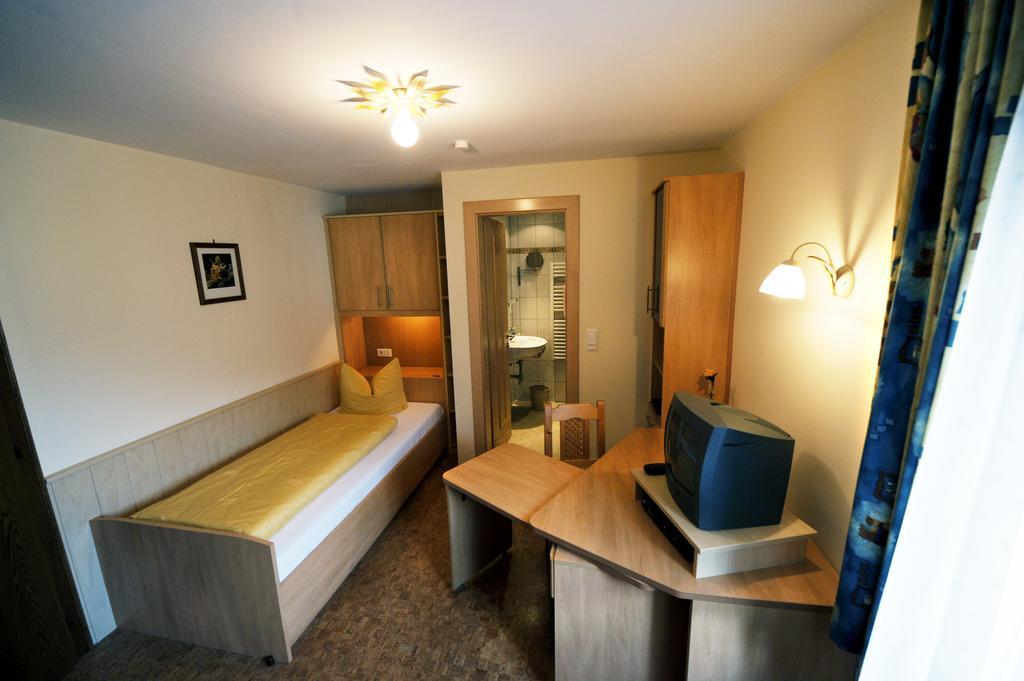 Hotel Garni Landhaus Platzer 젤암질러 외부 사진