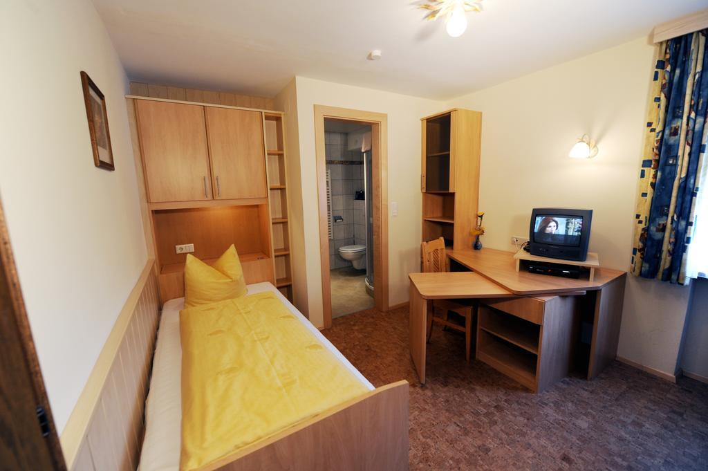 Hotel Garni Landhaus Platzer 젤암질러 외부 사진