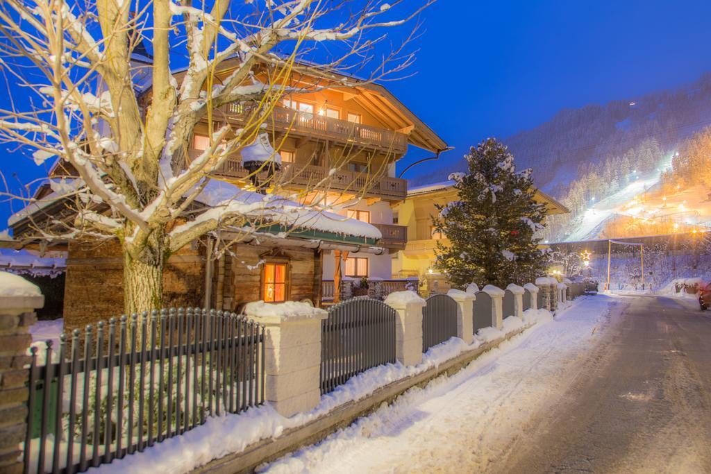 Hotel Garni Landhaus Platzer 젤암질러 외부 사진